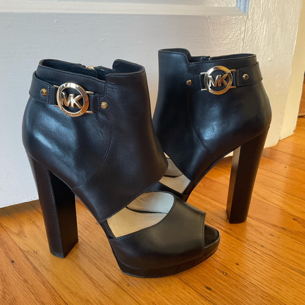 Micheal Kors Heels